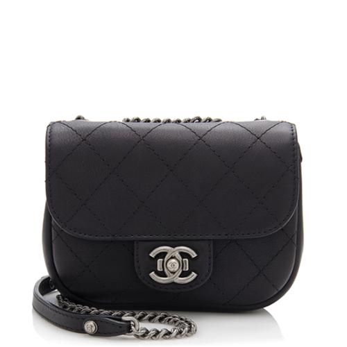 Currently Obsessed With: Chanel Messenger Bag