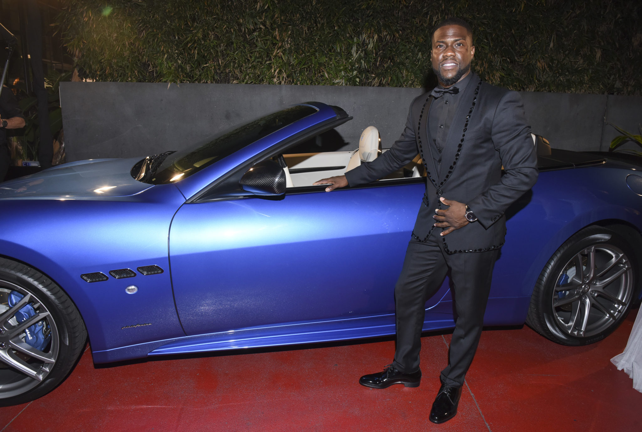 Wardrobe Breakdown: Kevin Hart At Post Oscar After Party