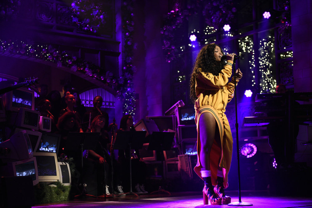 Sza Performs On Saturday Night Live
