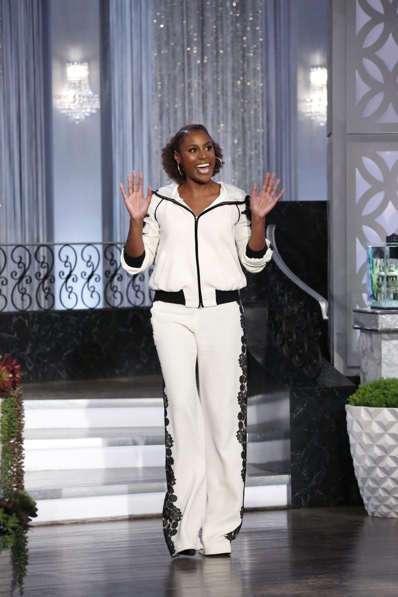 The Real Welcomes Issa Rae And Brings Back The Girl Chat Wheel!