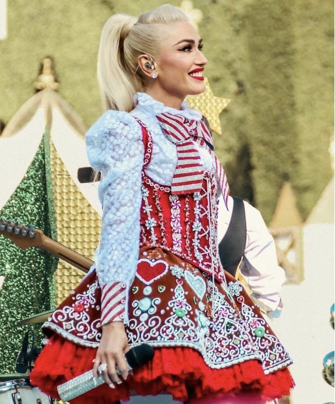 Wardrobe Breakdown: Gwen Stefani At Disneyland