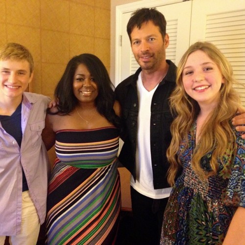 Harry Connick Jr Gets ‘American Idol’ Contestant All The Way Together!