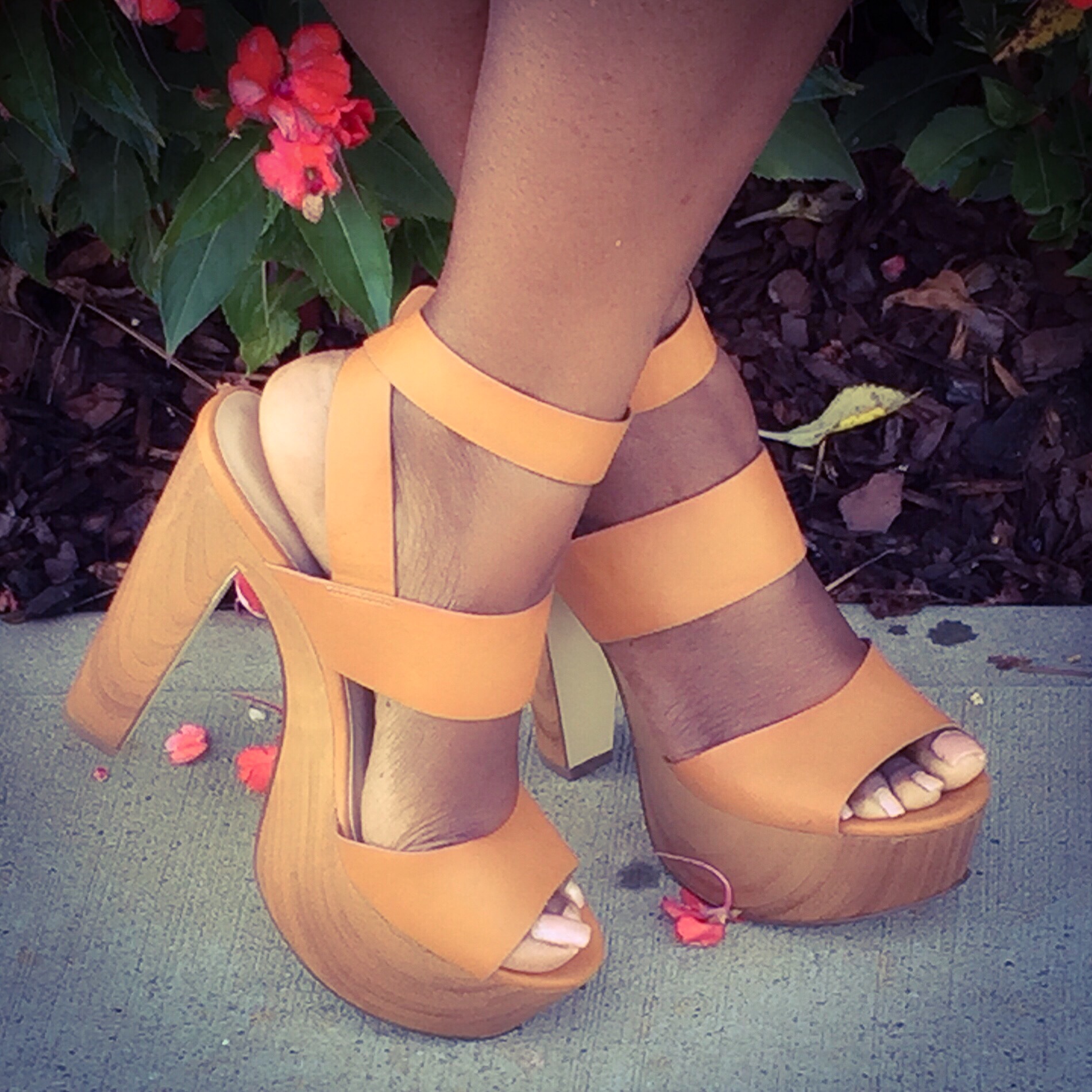 Currently Obsessed With: Just Fab Adecyn Platform Sandals