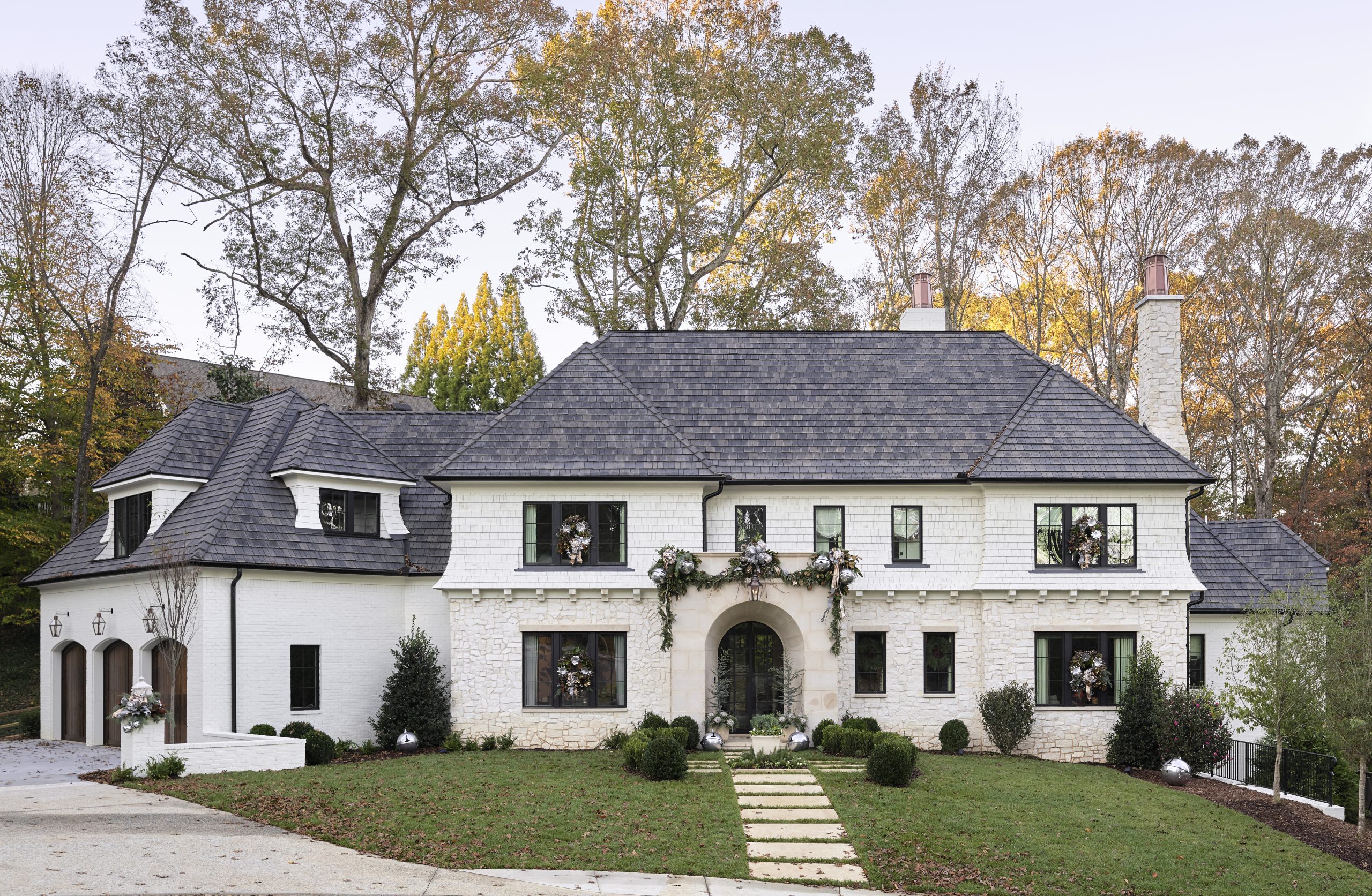 Atlanta Homes & Lifestyles Presents 2020 Home For The Holidays Showhouse
