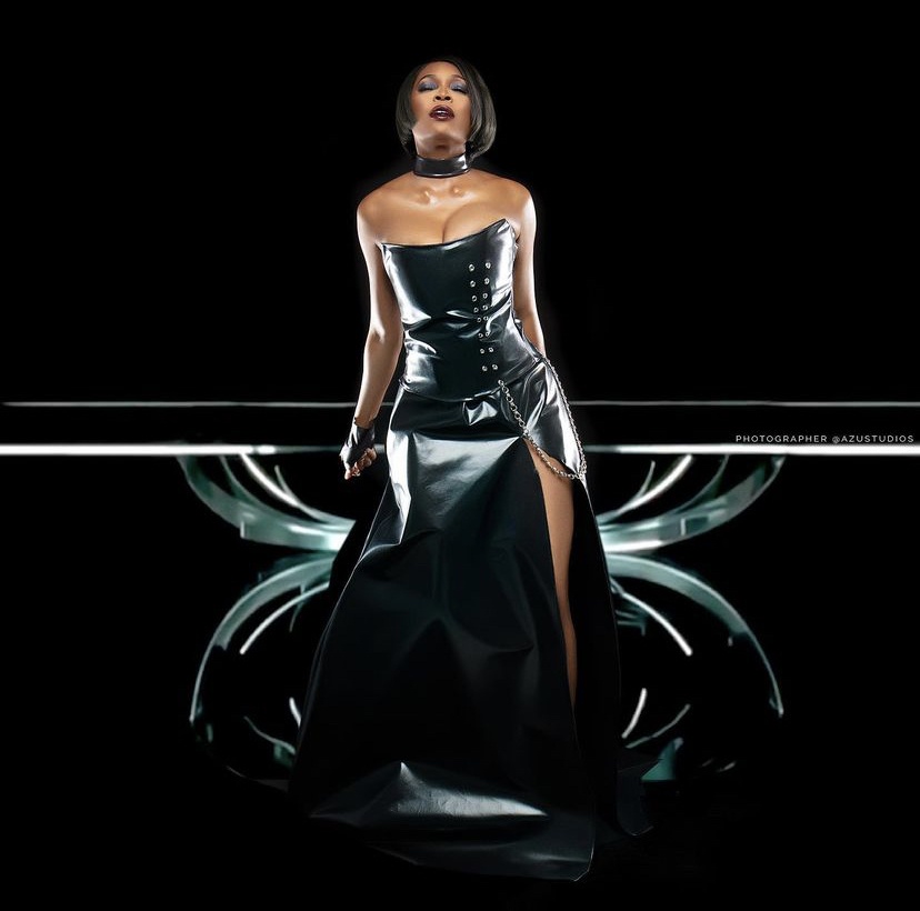 Wardrobe Breakdown: Marlo Hampton As Whitney Houston