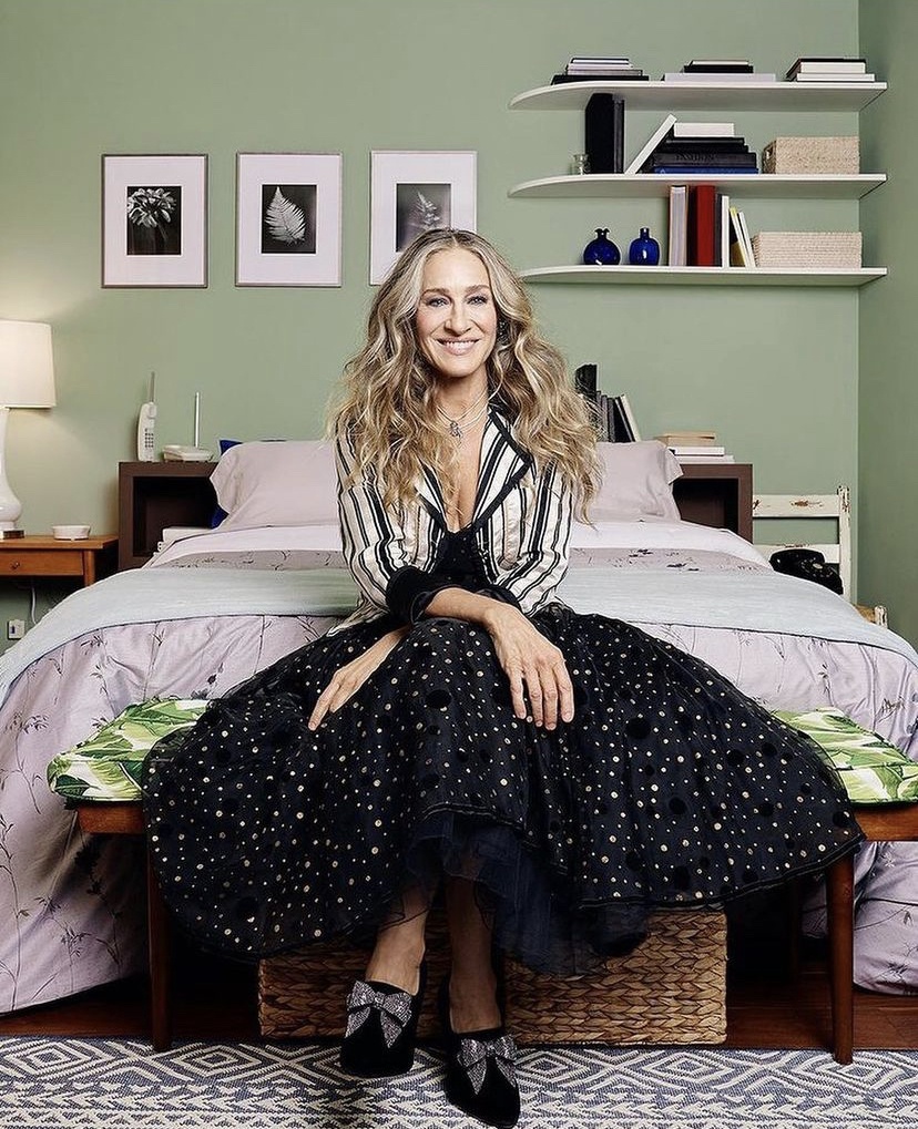 Carrie Bradshaw’s Apartment On Airbnb In NYC!
