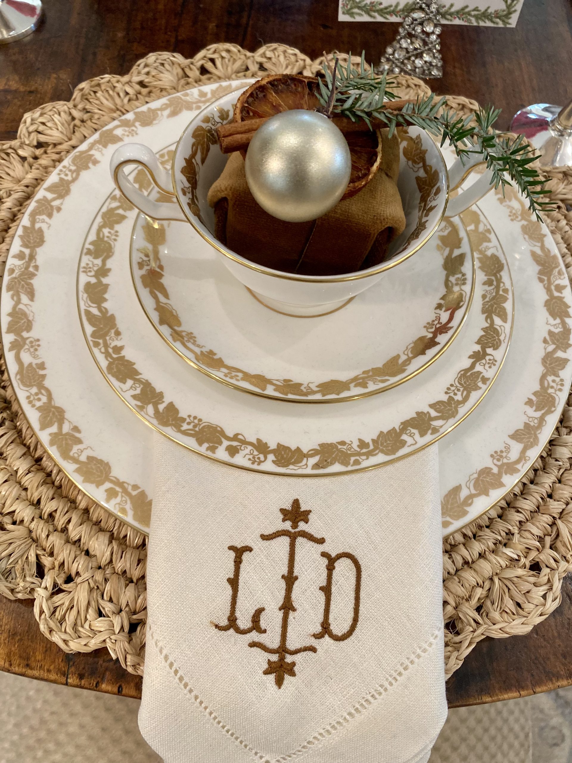 Three Festive Tablescapes For The Holiday & Tips For The Perfect