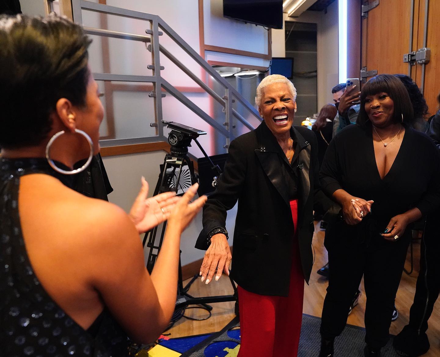 Dionne Warwick Announces Her New Duet With Dolly Parton On ‘Tamron Hall’