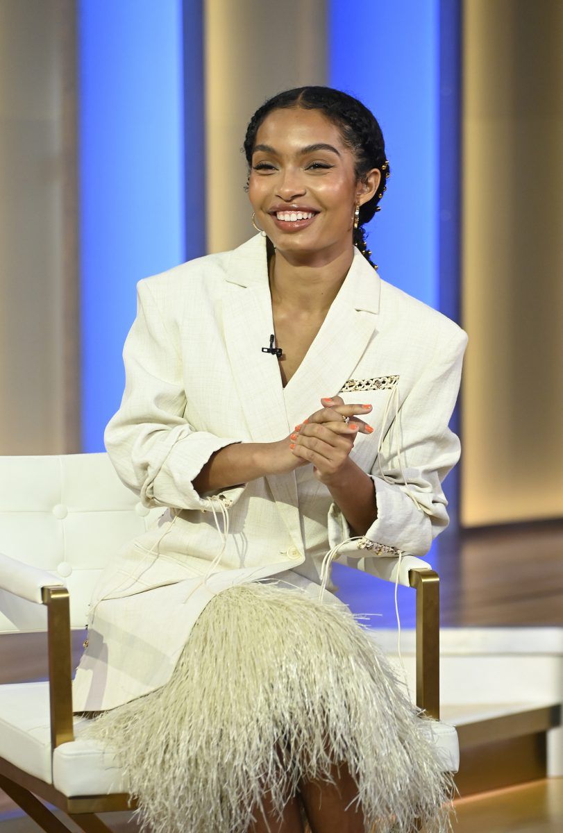 Yara Shahidi Shares What’s Inside Her Travel Bag With Vogue Yara Shahidi Shares What’s Inside Her Travel Bag With Vogue