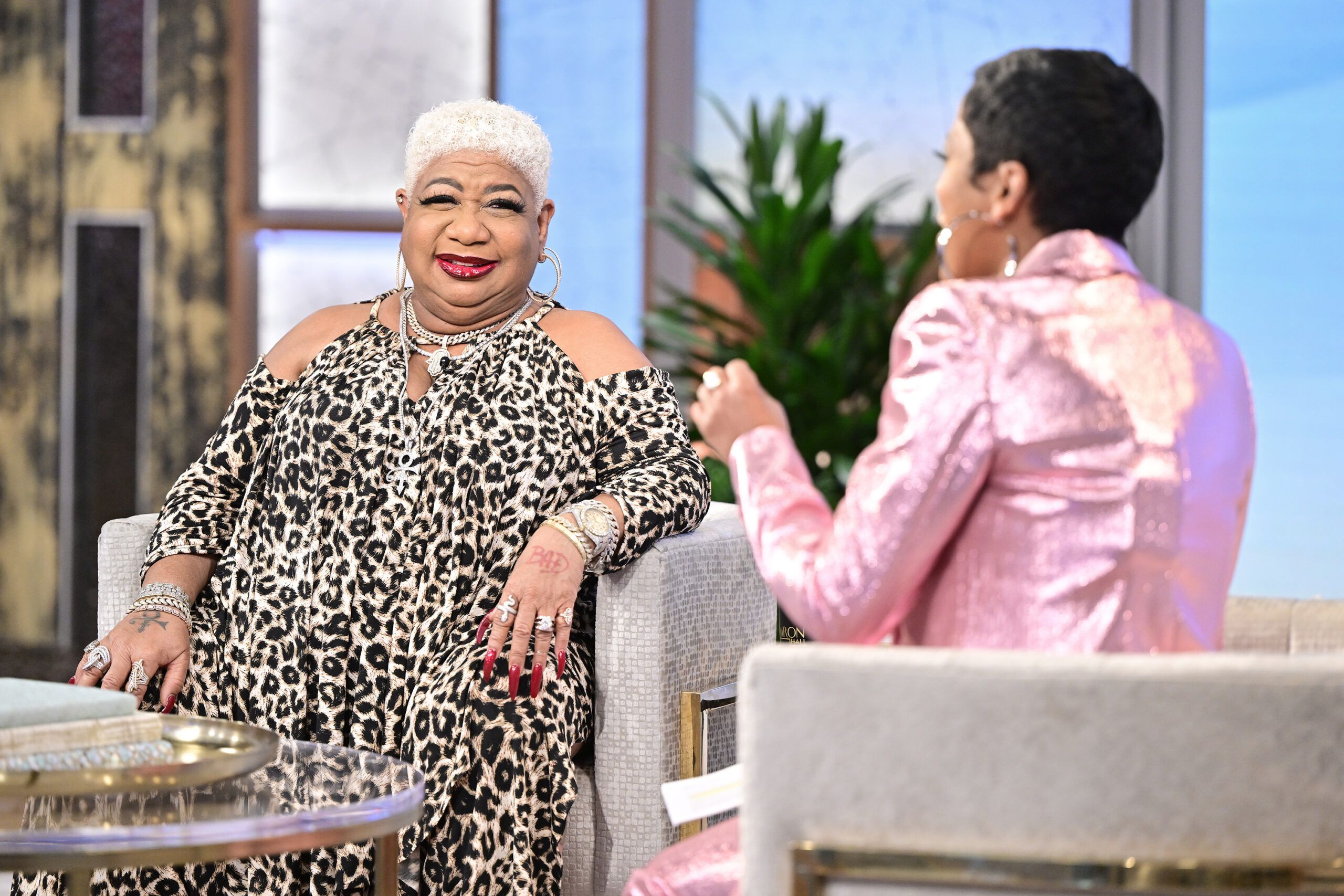 Tamron Hall Surprises Comedian Luenell With A One-Night Only Role In “Chicago,”