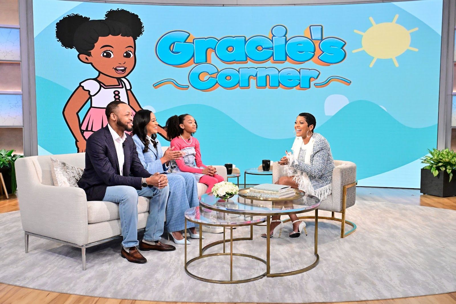 The Mastermind Texas Family Behind The YouTube Hit “Gracie’s Corner” Stops By Tamron Hall