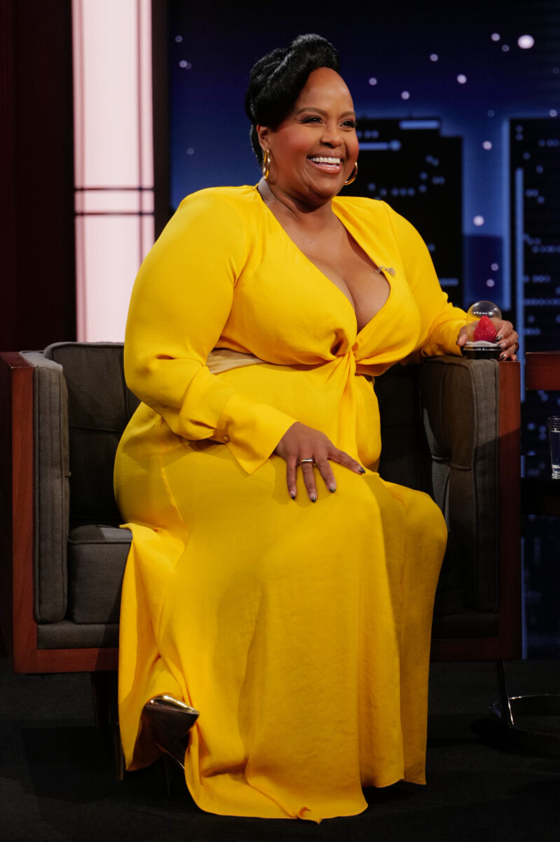 Natasha Rothwell on The White Lotus Season 3, Everyone Having Theories & Filming in Thailand Natasha Rothwell on The White Lotus Season 3, Everyone Having Theories & Filming in Thailand