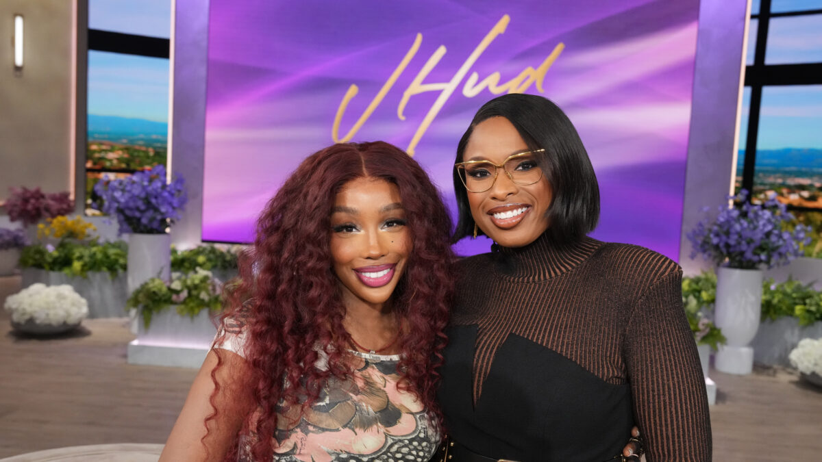 SZA Talks Touring with Kendrick Lamar, Collaborating with Taylor Swift, Her Friendship with Lizzo, and Her Dream Role! SZA Talks Touring with Kendrick Lamar, Collaborating with Taylor Swift, Her Friendship with Lizzo, and Her Dream Role!