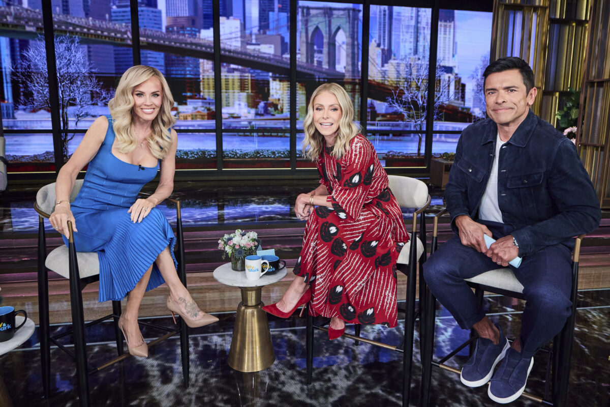 Jenny McCarthy Talks About Dealing With Donnie Wahlberg’s Snoring